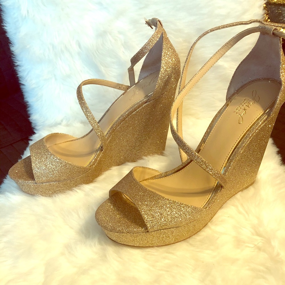 Gold sparkly Platform.